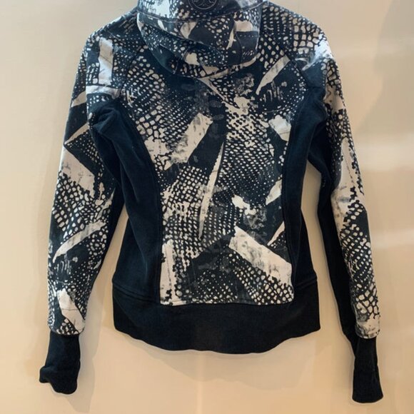 Lululemon Splash Scuba Hoodie Jacket Black White Paint - Women's Size 8 - Picture 4 of 8